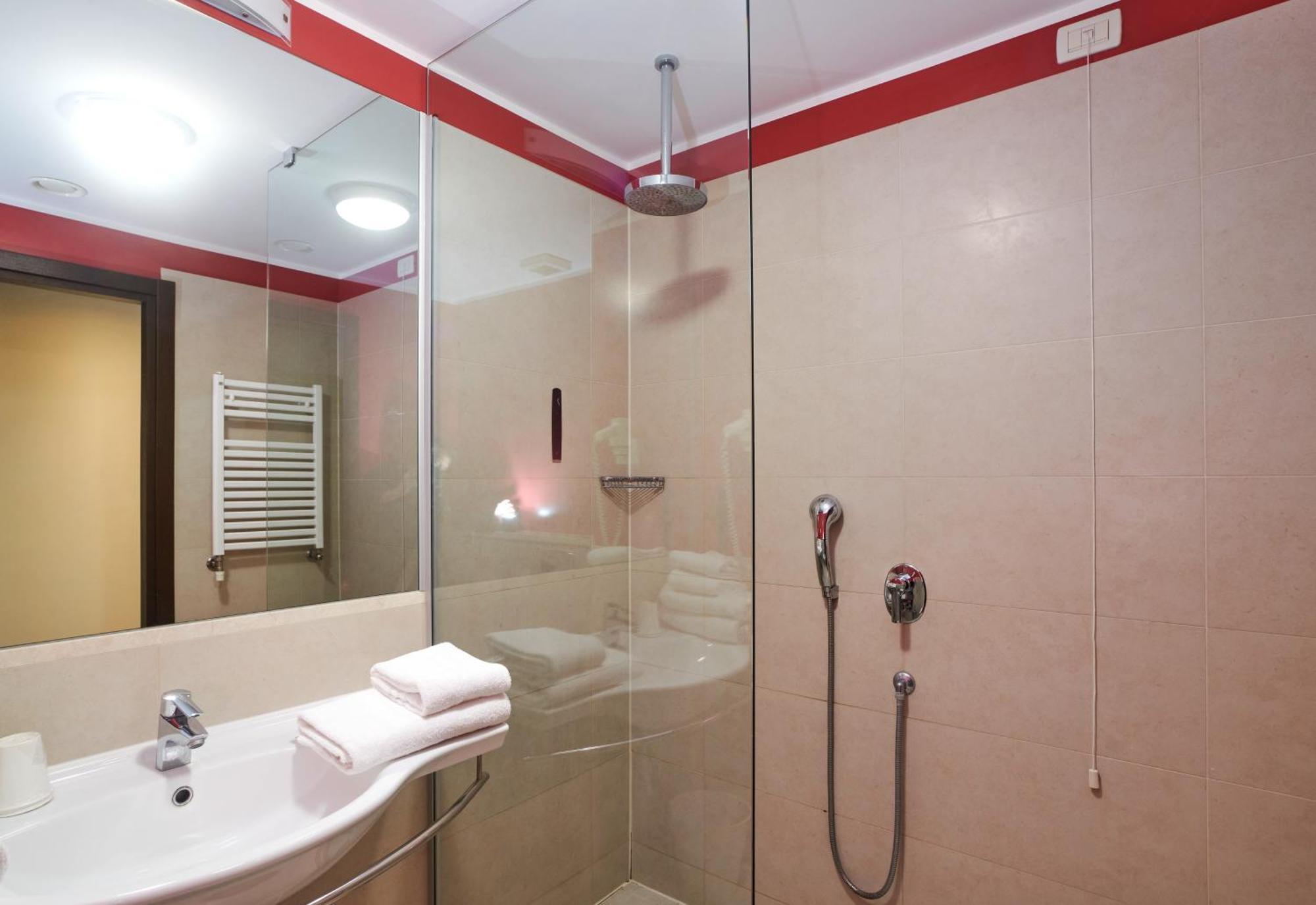 Kona Hotel Verona By Kleos Group Collection 内格拉尔 外观 照片