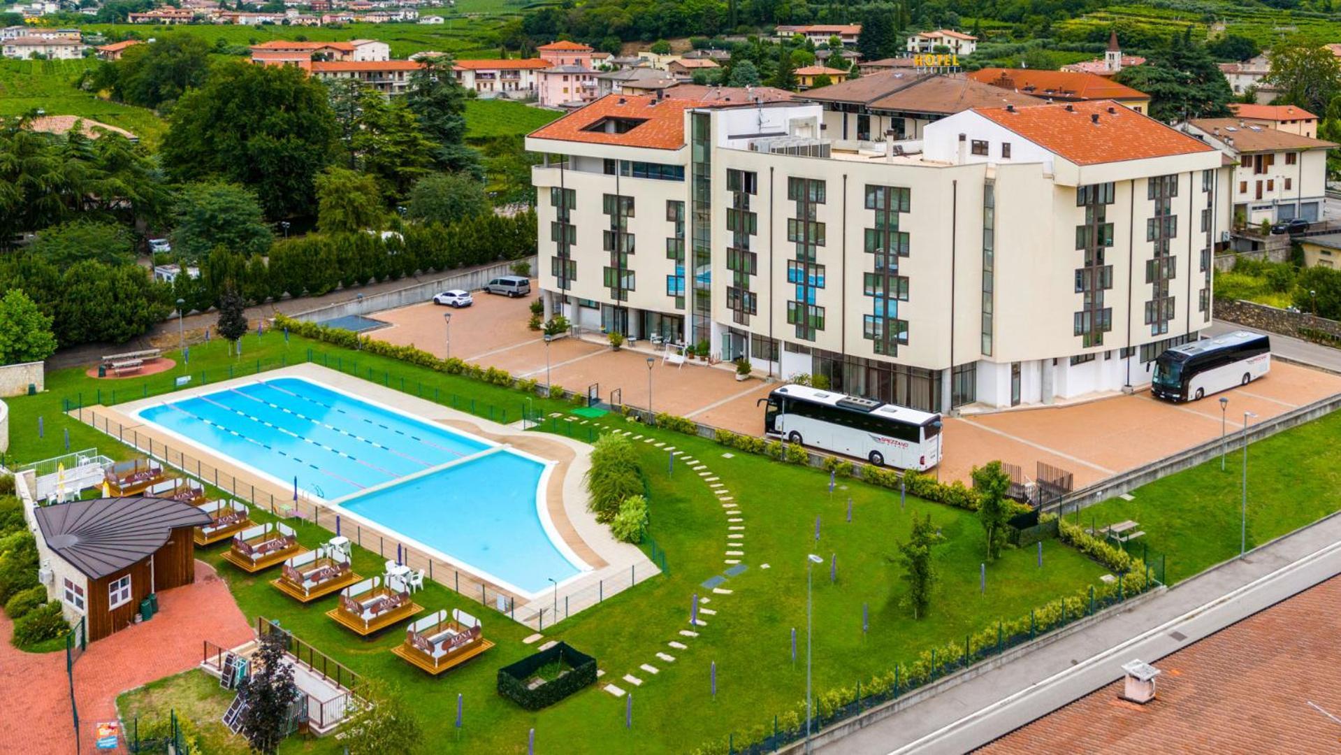 Kona Hotel Verona By Kleos Group Collection 内格拉尔 外观 照片